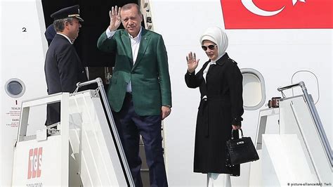 emine erdogan hermes canta|Photos of Turkey’s First Lady with Hermes bag .